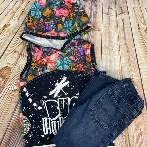 Top and bottoms set - Picture 1 of 8